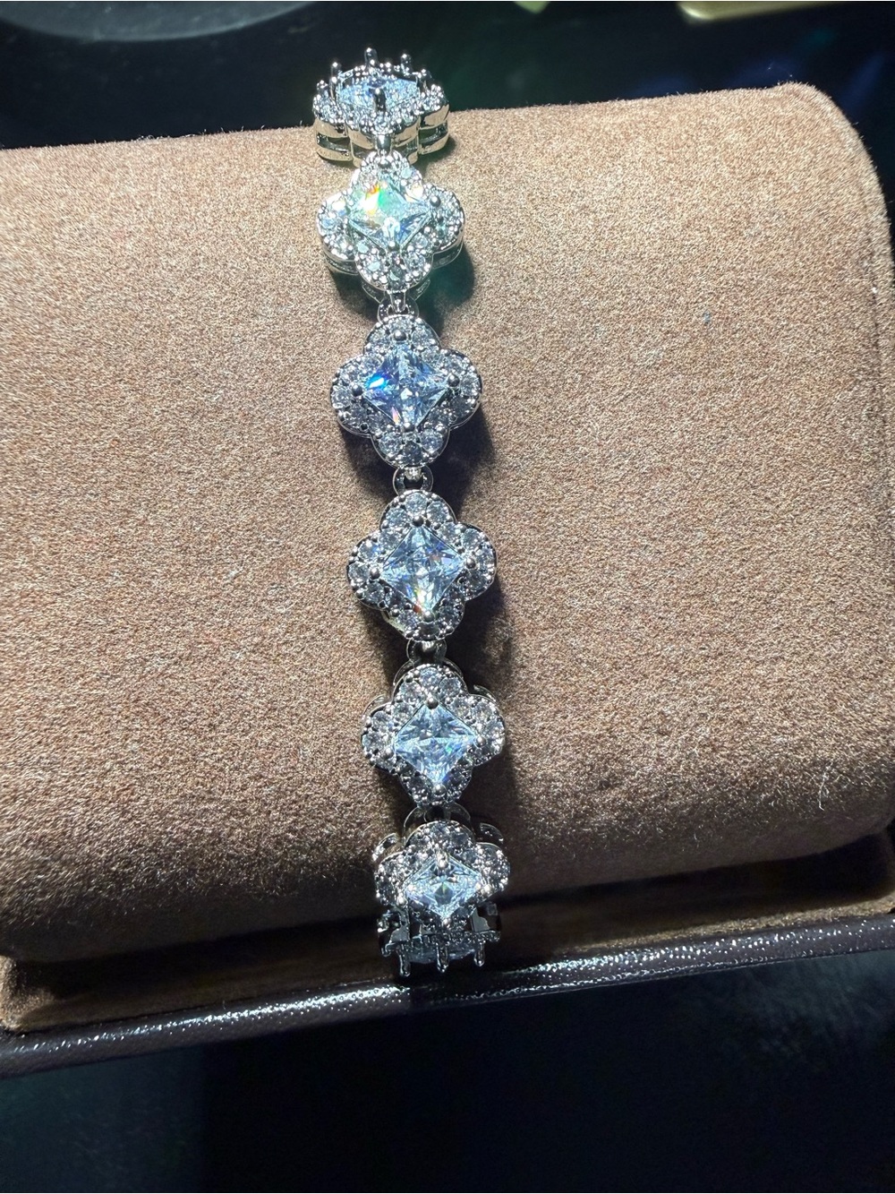 New Sparkling Silver Cubic Zirconia Cluster Bracelet